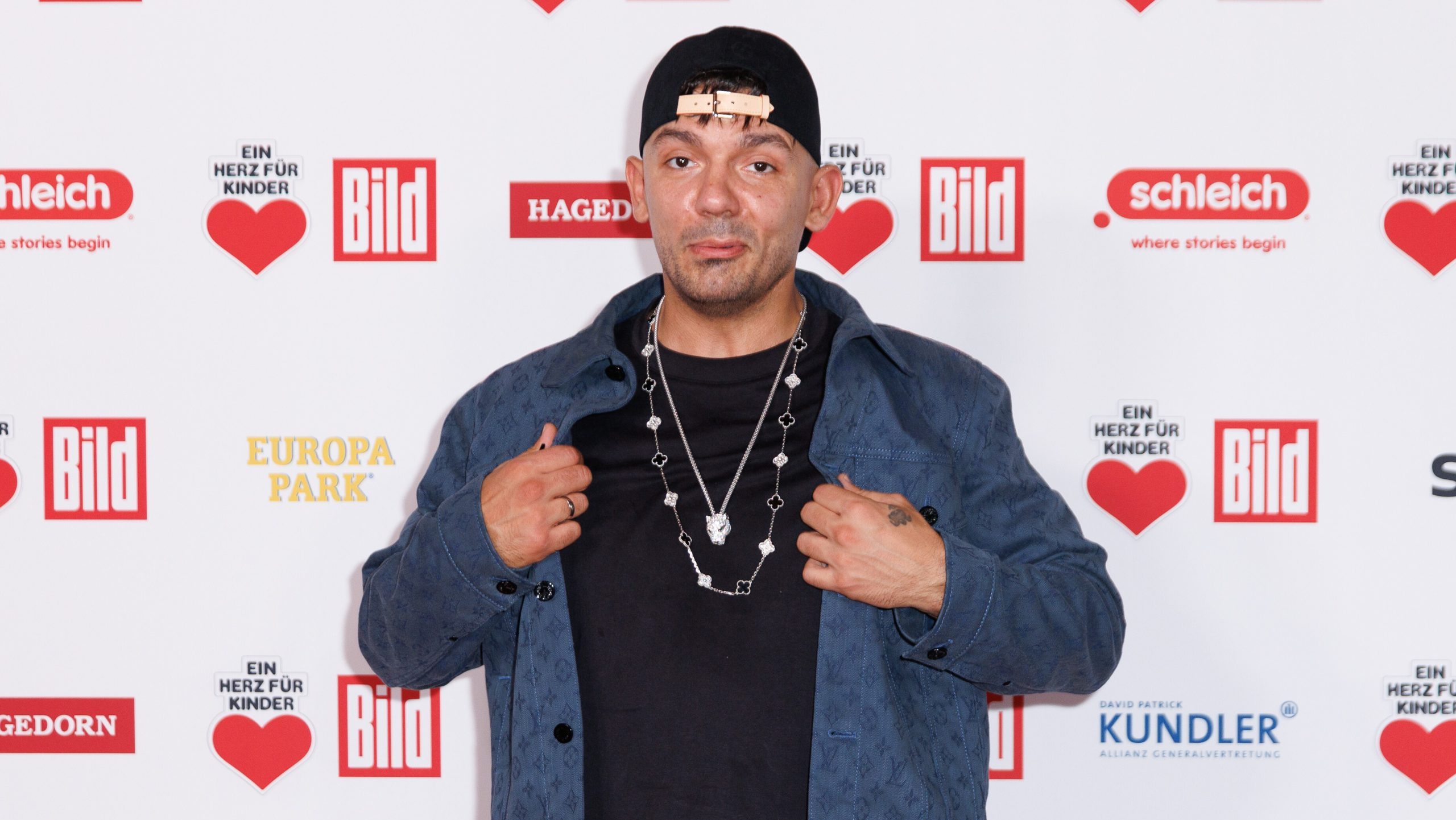 Rapper teilt dramatische Details! Tilidin auf Rezept & Drogen seit er 11 ist: Capital Bra meldet sich nach Überdosis!